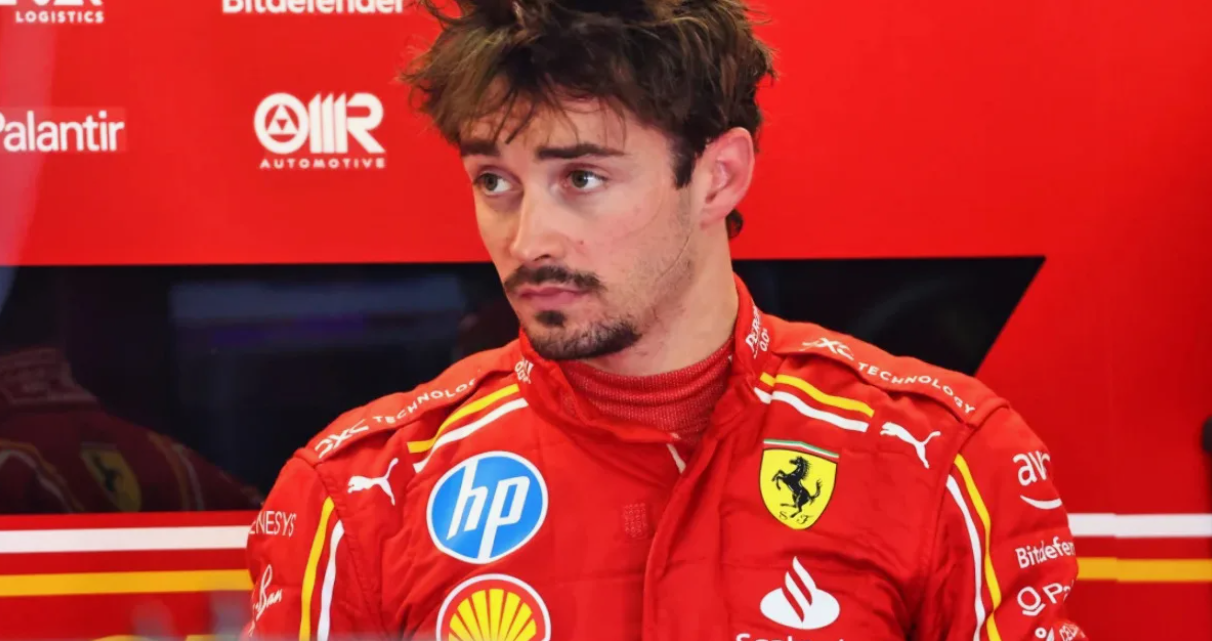 레이스 circuit에서 고속으로 Ferrari 차량을 운전하는 Charles Leclerc