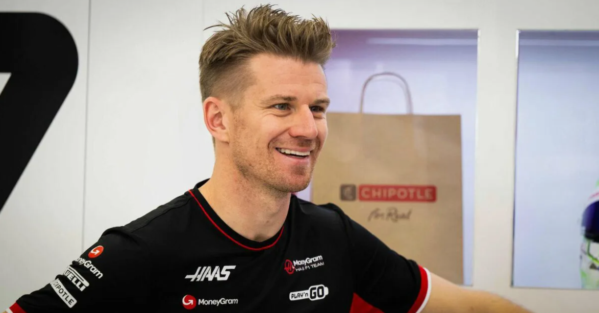 레이스 중 자신의 Formula 1 차량을 운전하는 Nico Hülkenberg