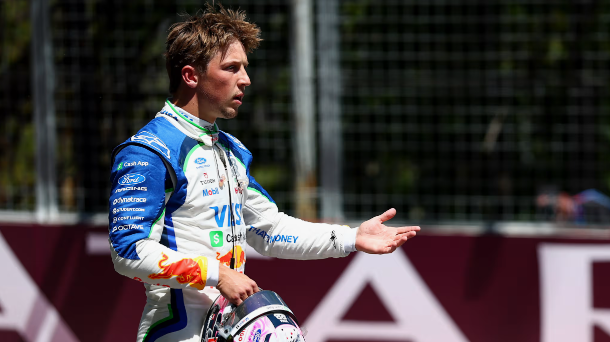 Red Bull Formel-1-Auto während eines Grand Prix auf der Strecke