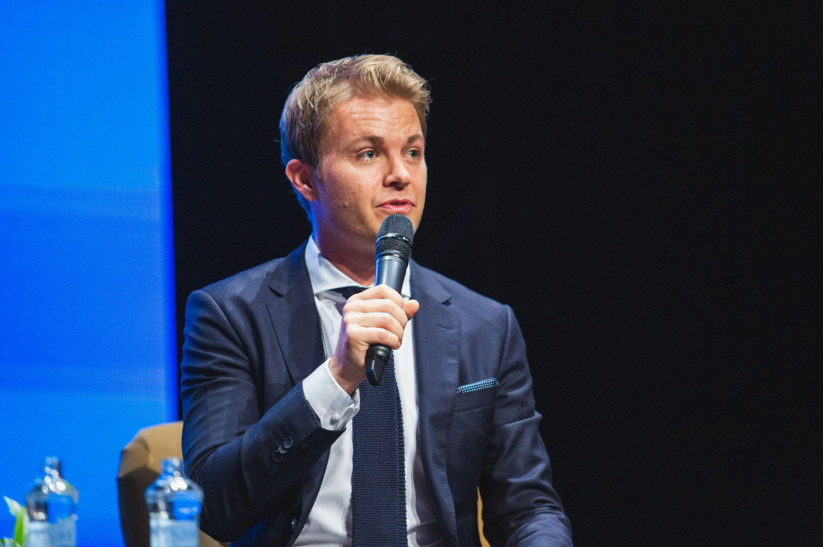Nico Rosberg reflektiert seine Zwischenfälle mit Lewis Hamilton: „Ich habe oft mehr Verantwortung übernommen“
