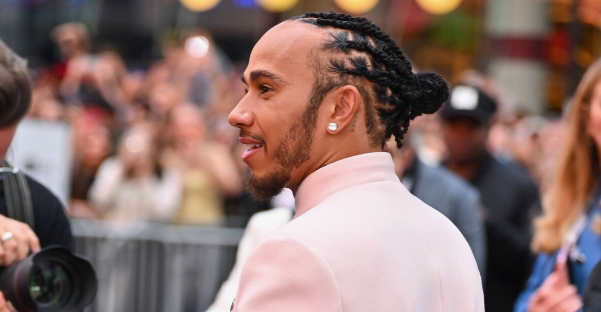 Hamilton은 2022년 명예 시민권을 받는 등 브라질과 오랜 인연을 맺고 있다.