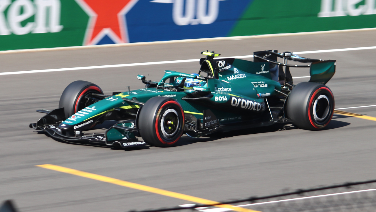 Fernando Alonso kører for Aston Martin