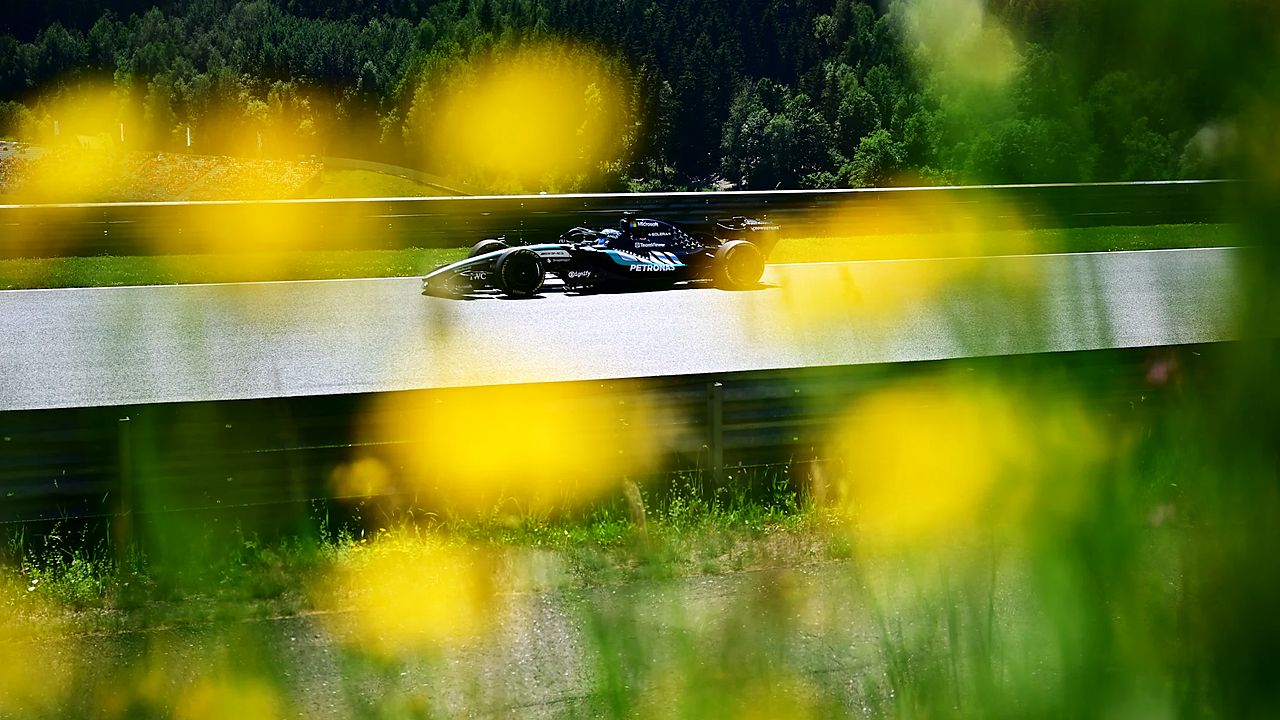 Antonelli guida una doppietta Mercedes mentre l'Austria FP1 inizia con una dichiarazione immagine 4