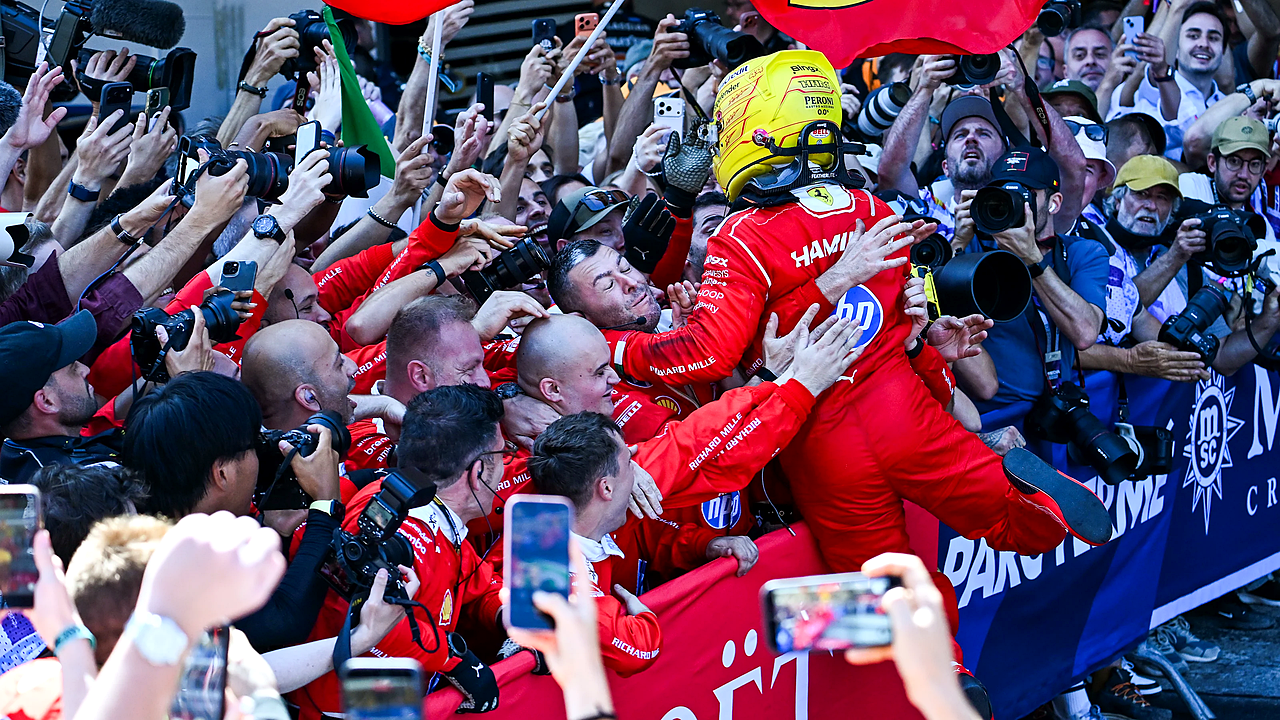 De Vries a Kobajaši zajistili bývalým jezdcům F1 vítězství v 24hodinovém závodě v Le Mans