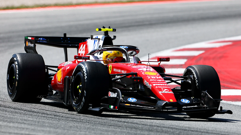 Обновления Ferrari дают победе Hamilton в Барселоне техническую основу