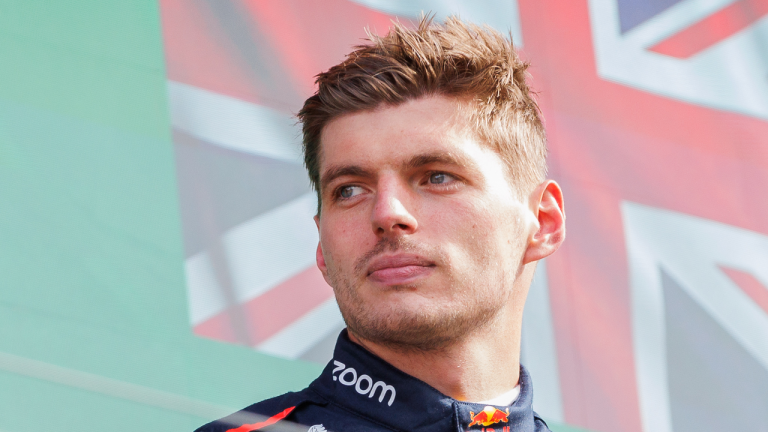 Вне топ-двух, а часы тикают: как спад Red Bull угрожает пункту об уходе Verstappen