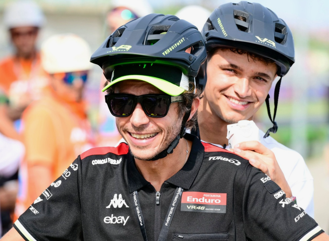 Történelmi és modern Forma-1-es autók vesznek részt a Goodwood Festival of Speed ​​hegyifutó bemutatóján.