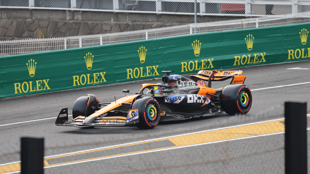 Norris'in McLaren'ı pistte