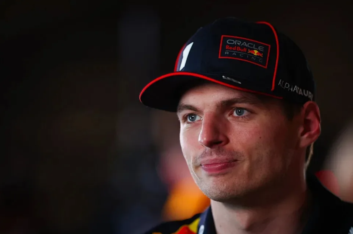 Max Verstappen diskuterer Red Bulls fremtidsplaner og potentielle ledelsesændringer i Formel 1-teamet.