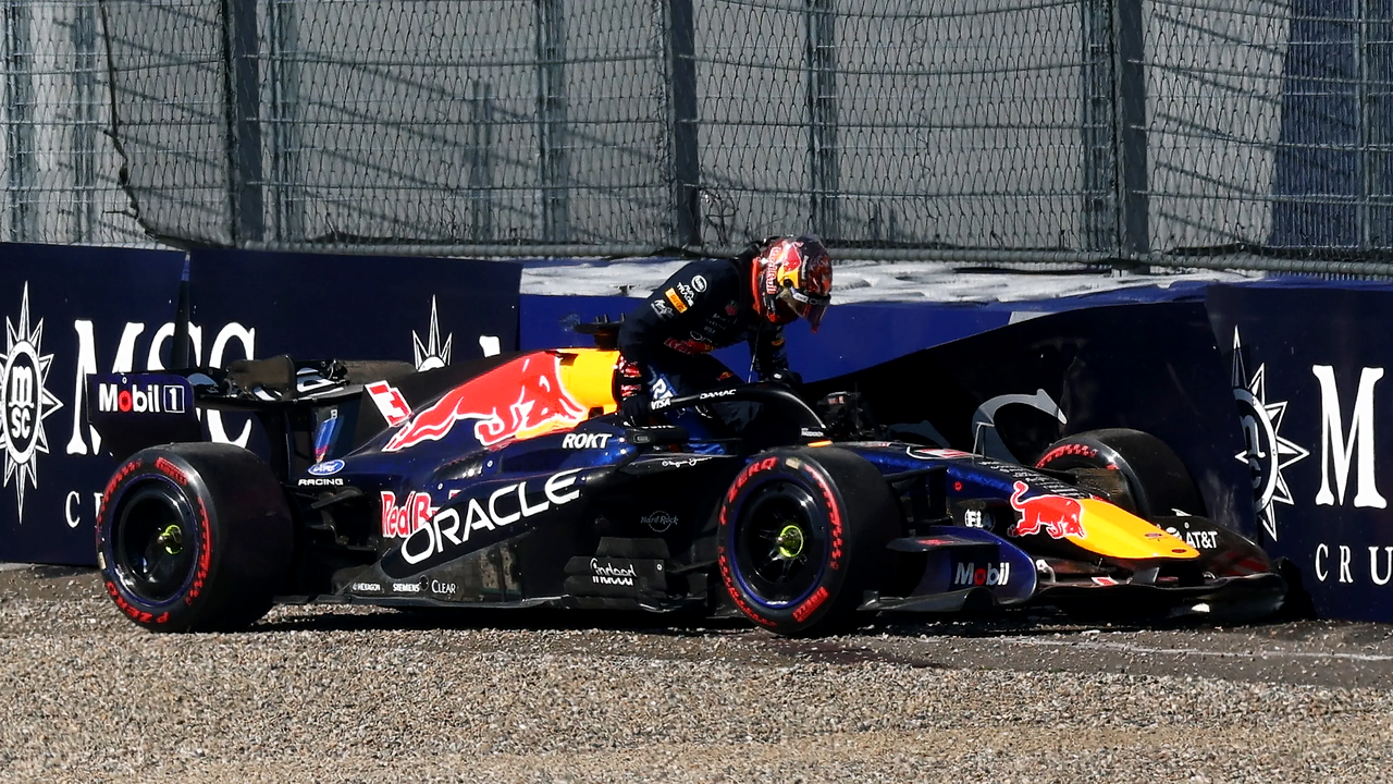 Verstappenova nehoda v zatáčce 9 nechala Red Bull v hledání