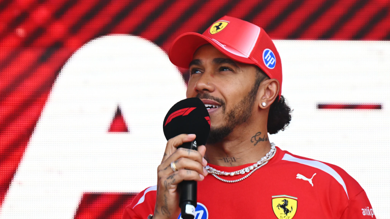 Ferrari ремонтирует болид Хэмилтона перед его квалификацией на шестом месте в Спа