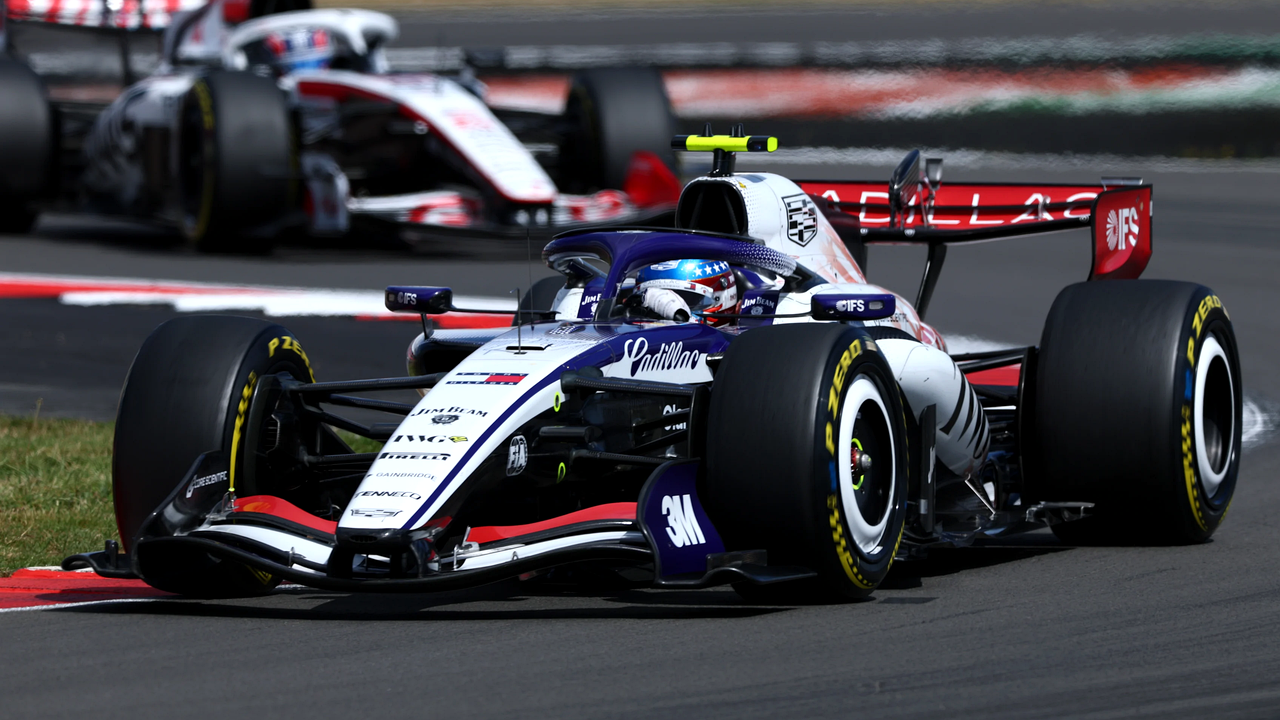 Cadillacs Silverstone-tempo gjør bakmarker-året om til en jakt i midtfeltet