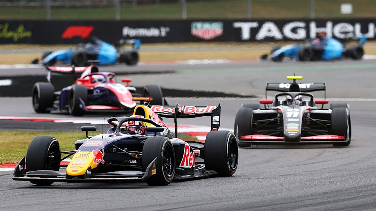 Gladysz, 경기 후 판정으로 F3 Silverstone 우승 승계