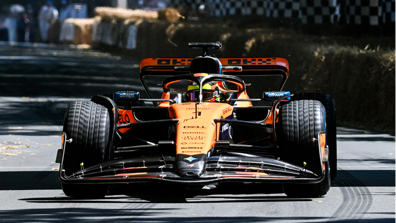 Maszyny Formuły 1 i widzowie na Goodwood Festival of Speed 2026