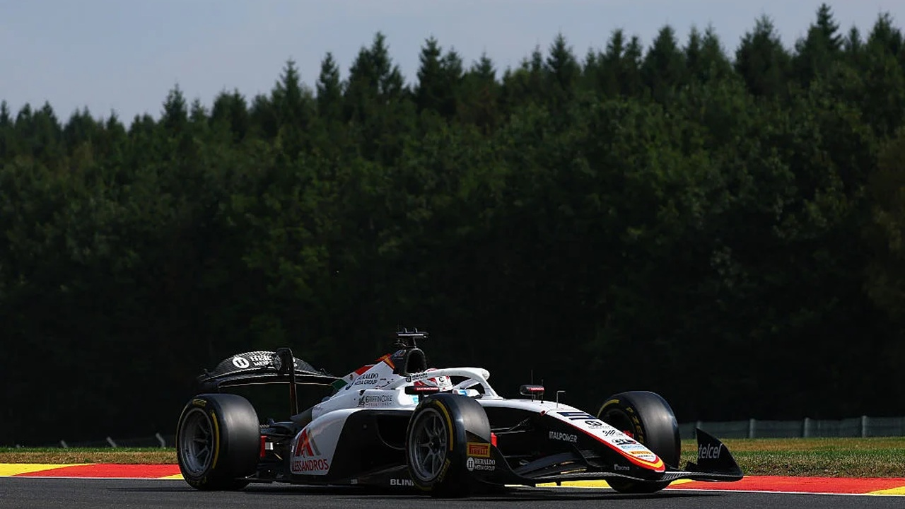 Noel Leons Campos Racing Formula 2-bil på Spa