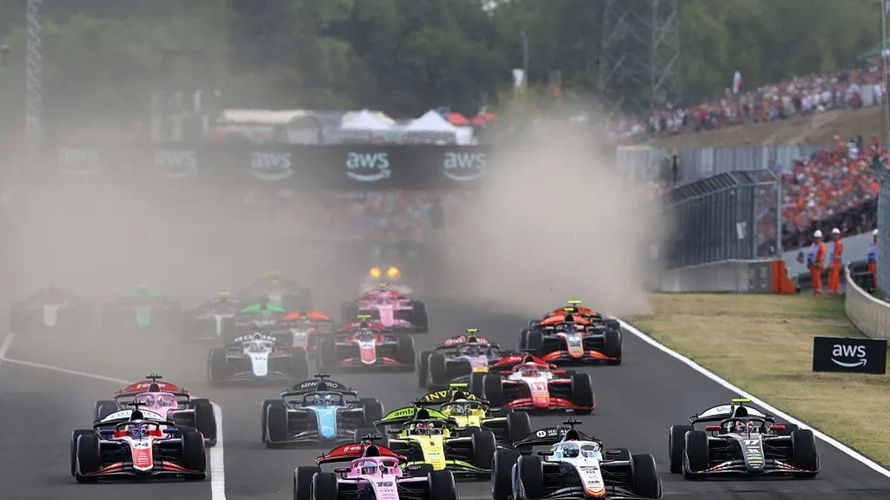 Noel León conduce el coche de Campos de Fórmula 2 en el Hungaroring