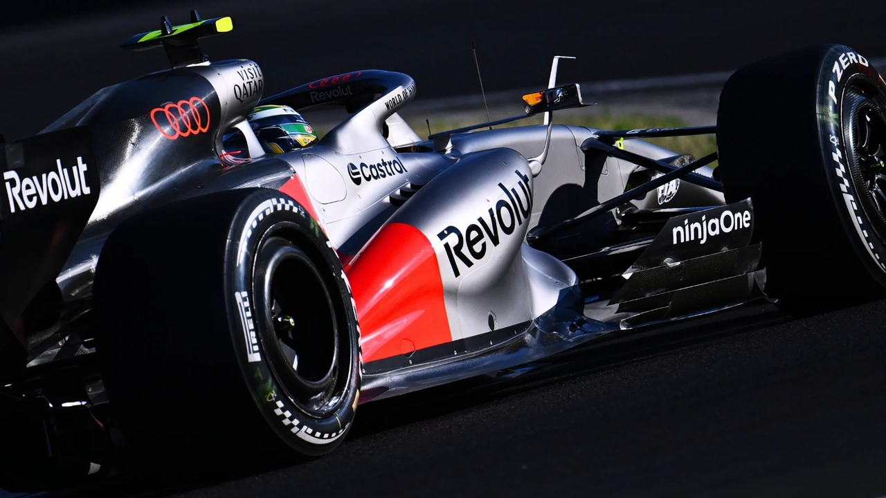Ein Audi Formula 1-Auto fährt auf dem Hungaroring-Kurs