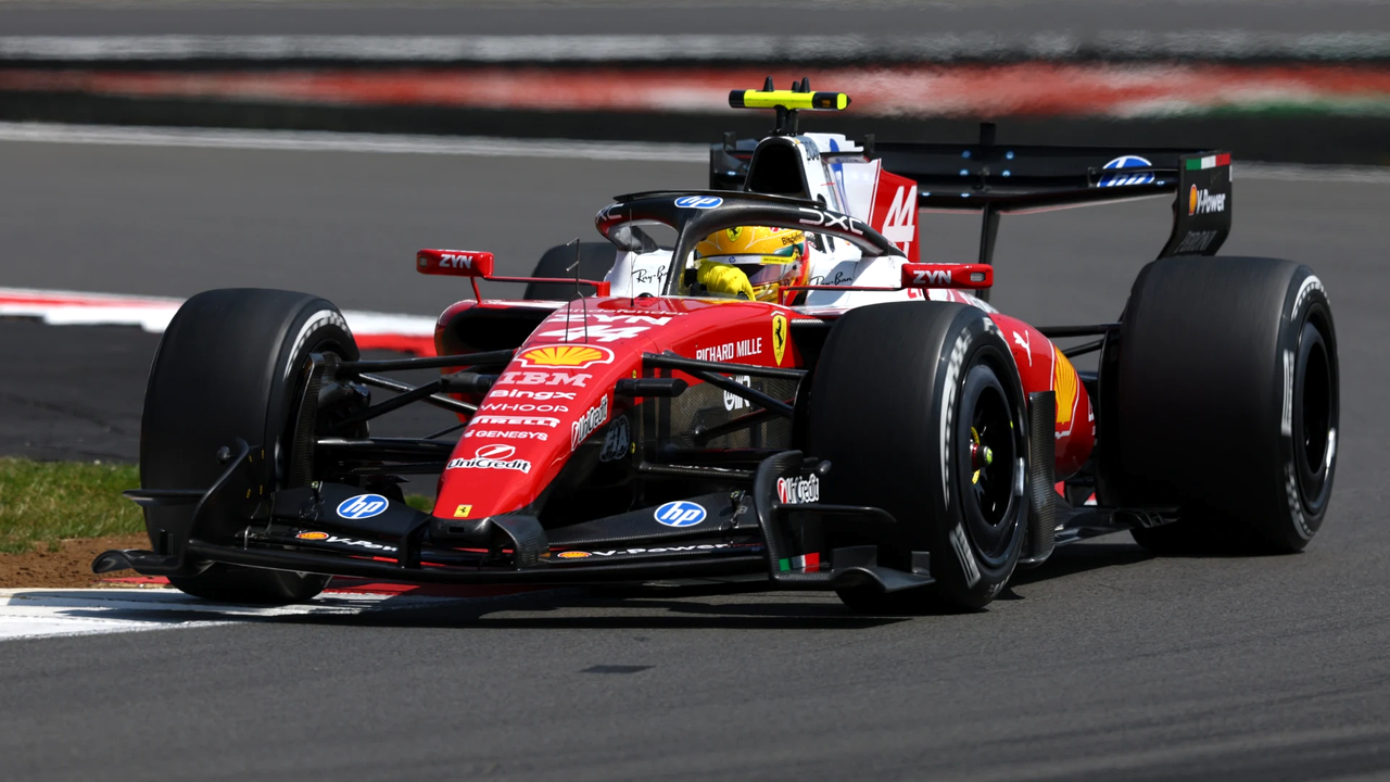 La finestra di tempo asciutto a Silverstone permette a Verstappen di rimanere in una serrata lotta per la Red Bull