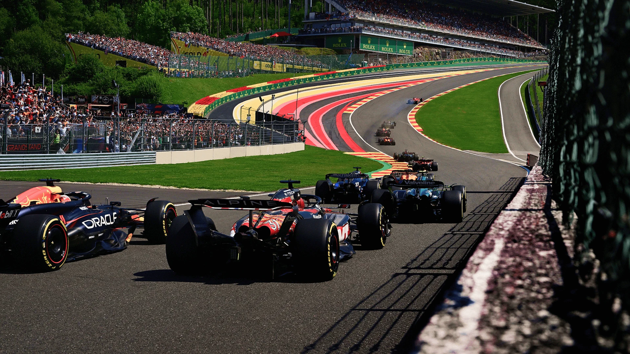 Auto's voor de Belgische Grand Prix op het circuit van Spa-Francorchamps
