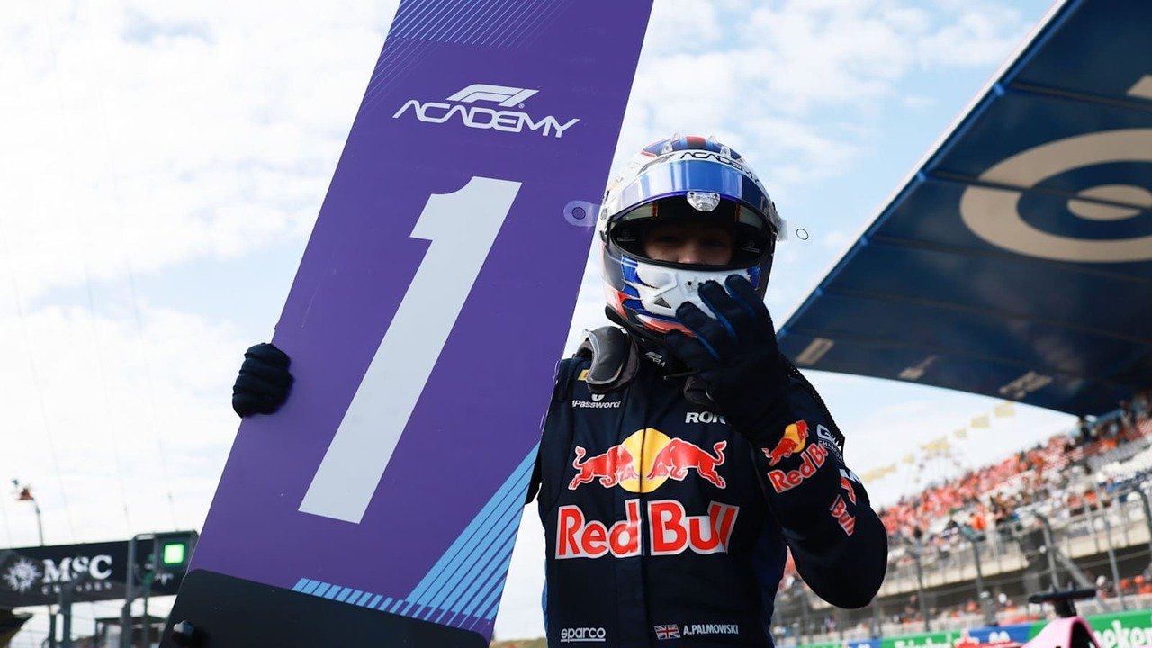 Alisha Palmowski celebra un resultado de F1 Academy en Zandvoort
