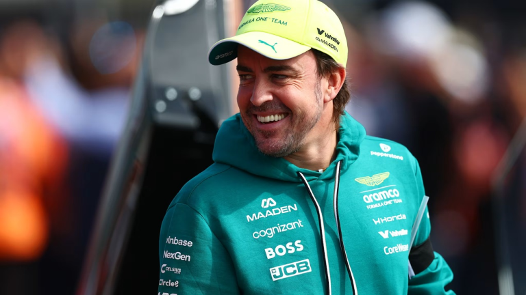 Fernando Alonso завършва девети след дълъг последен стинт