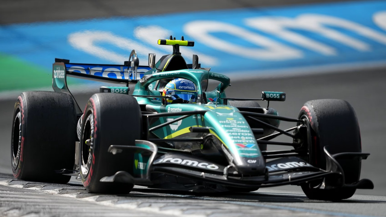 Der Aston Martin fährt in Zandvoort