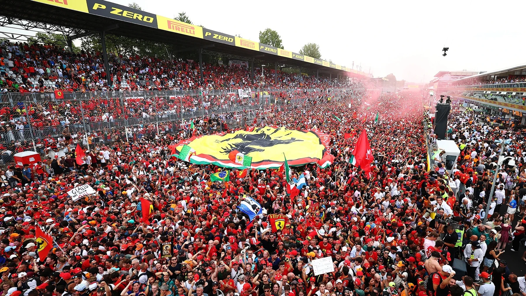 ภาพประกอบสำหรับ Kimi Antonelli มุ่งสู่ Monza ด้วยแต้มนำ 59 คะแนนและบทลงโทษปรับกริด