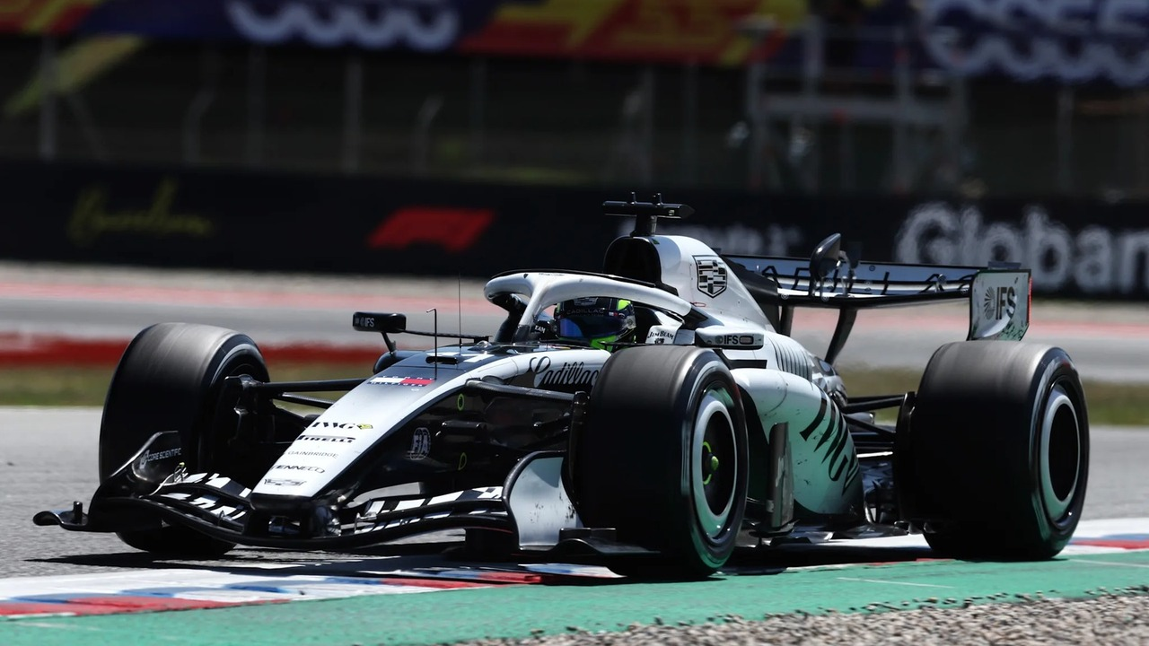 Cadillac Formula One-bilen på banen