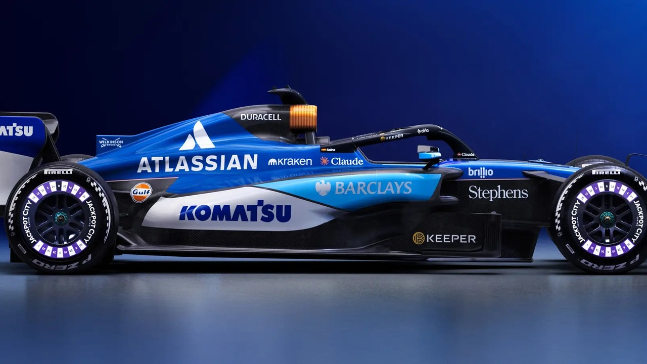 Williams Formula 1 차량이 측면에서 보인다