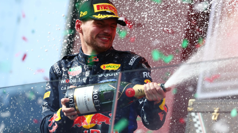 Red Bull yay fasiləsinə iki yarış qələbəsi ilə çatır