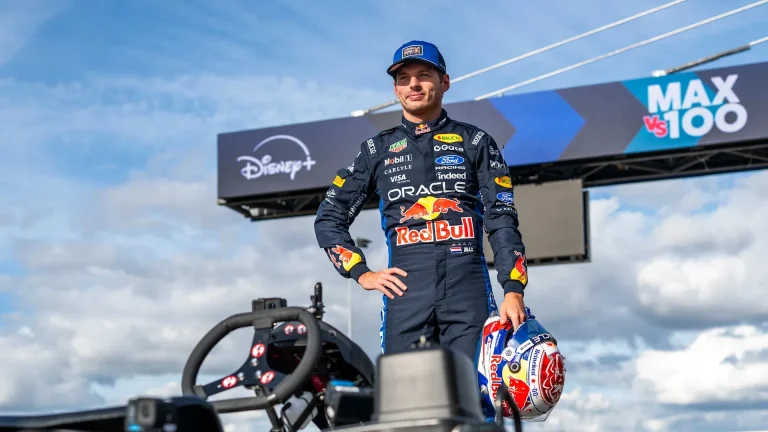 Max Verstappen แซงคู่แข่ง 99 คนเพื่อชนะการแข่งขันคาร์ทิง