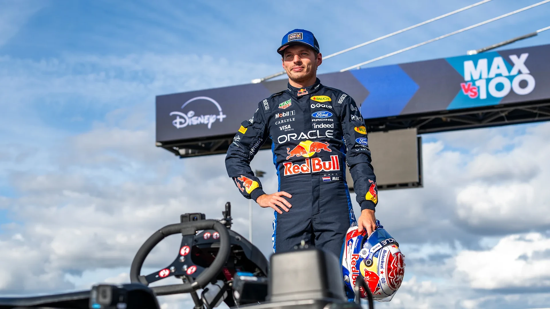 Max Verstappen prehiti 99 tekmecev in zmaga na karting izzivu