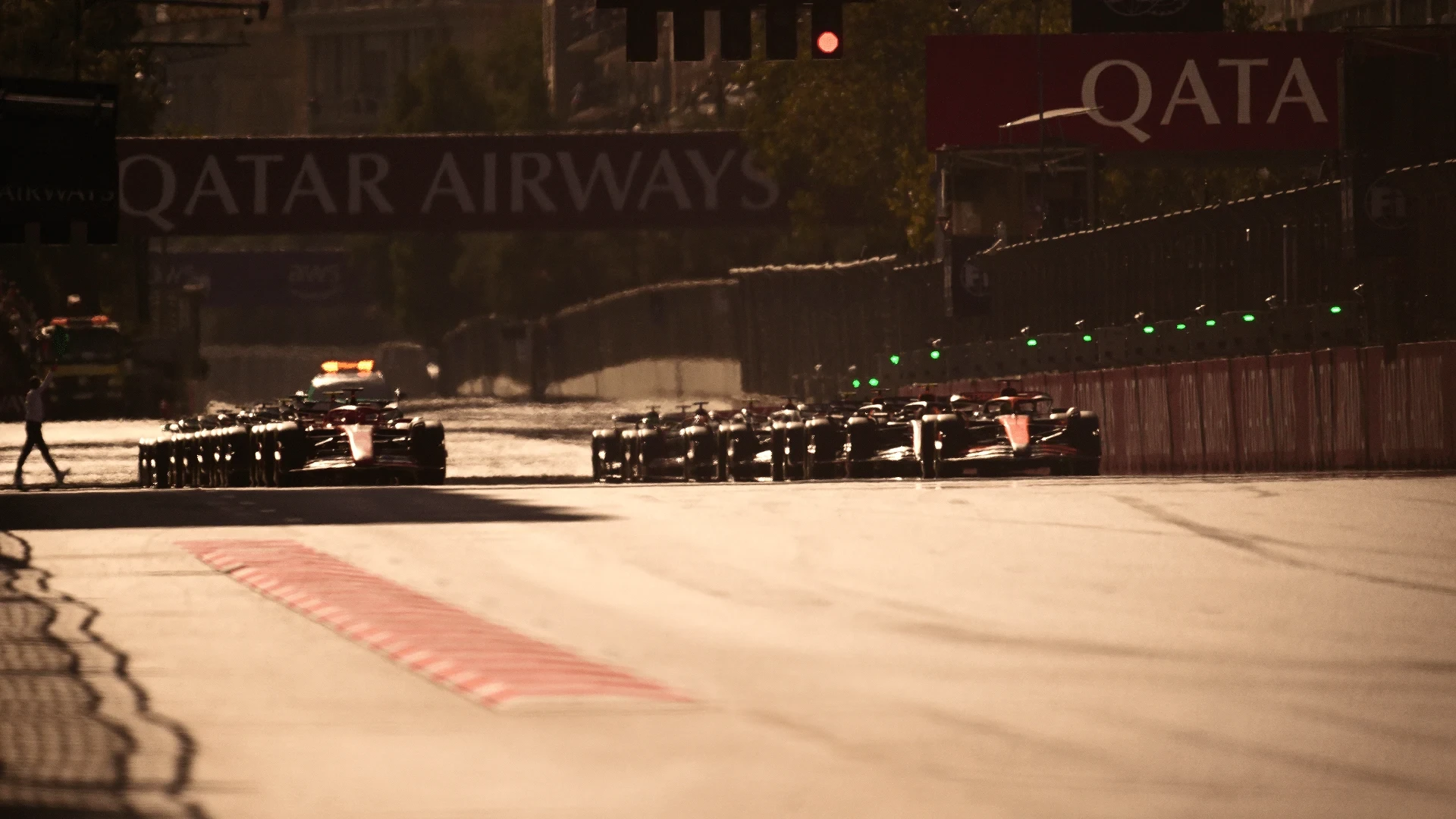 Komise F1 schválila kratší závody v roce 2027, pravidlo tvrdého zastavení a volnější vývoj převodovek