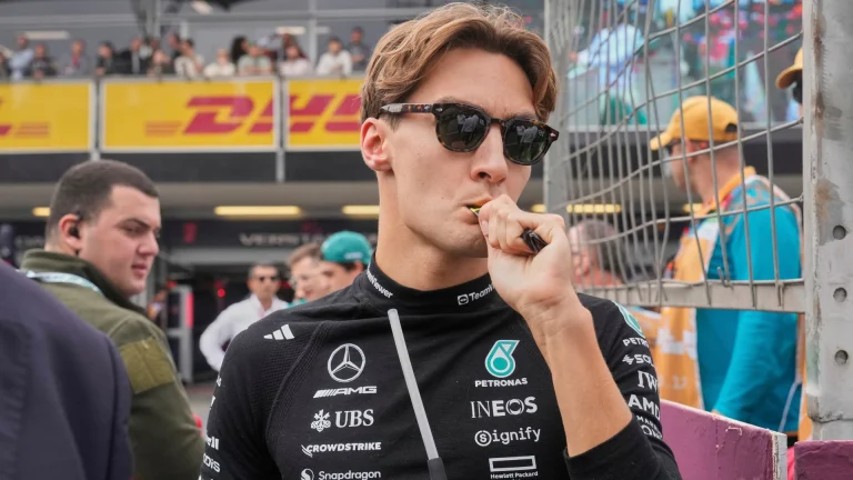 George Russell täydentää Bakun harjoitusten puhdistuksen Kimi Antonellin toipuessa toiseksi