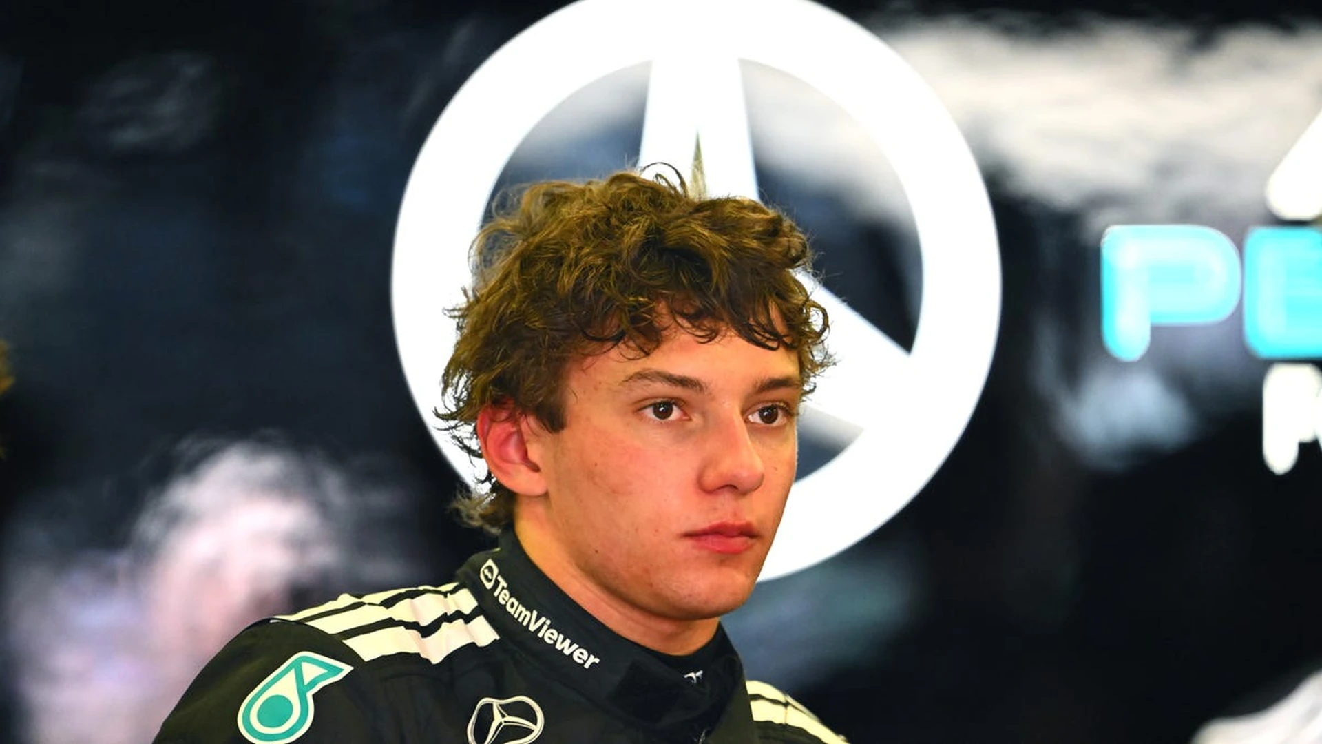 Kimi Antonelli toipuu viidenneksi Bakussa vaikean aika-ajoistunnon jälkeen