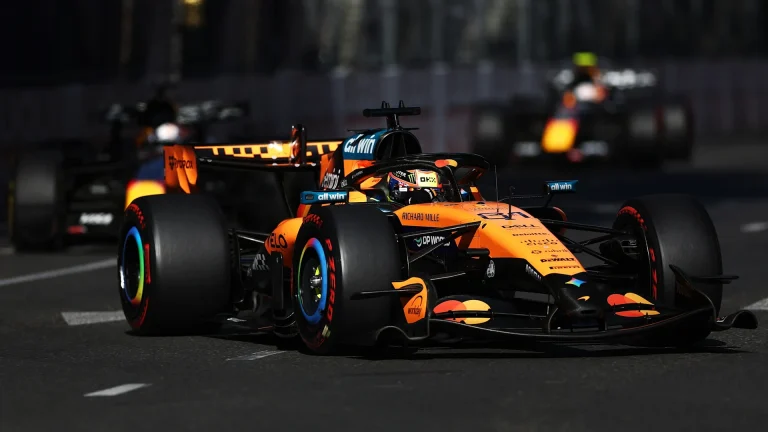 La McLaren lascia Baku senza punti mentre la debolezza in rettilineo diventa costosa